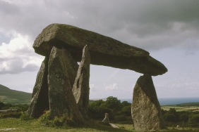 Sibirya8217da-8-Bin-Yillik-Tas-Devri-Mezarlarinda-Sasirtici-Kesifler-featured